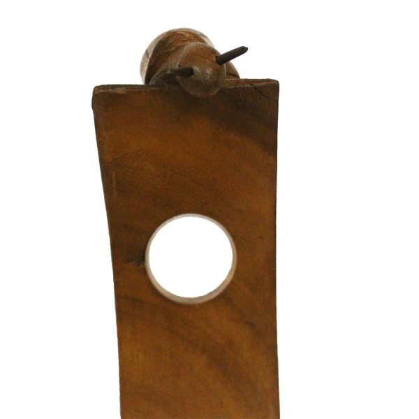 wine lovers or any animal-loving customers you have.These single-bottle balancing wine holders make for an eye-catching way to display wine. They are truly unique and work very well as dining table decorations.NB: They are all painstakingly carved from one piece of wood