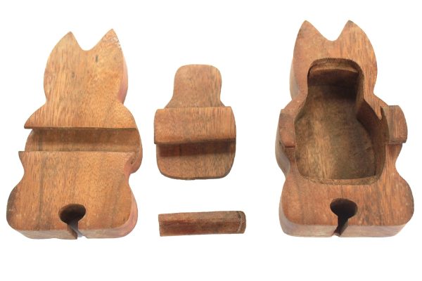 you have to work out which order to pull the various pieces apart in. In the centre is a small compartment ideal to hide that special little gift so it is great for storing small items whilst making a intriguing display plus it is fun to put together! Both lovely to look at and nice to play with