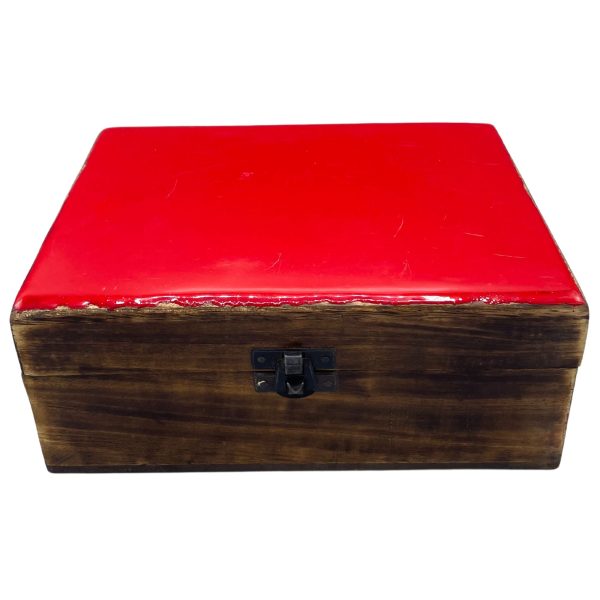 Our striking Wholesale Large Ceramic Glazed Wood Box - Red is a vibrant and stylish addition to elevate your storage solutions. Measuring 20x15x7.5cm