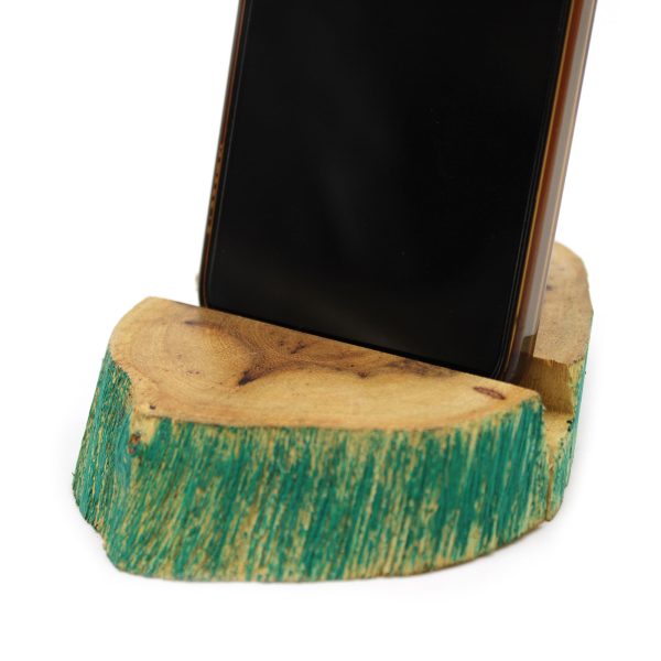 tablets or e-book readers at an optimal viewing angle in either landscape or portrait format. The large phone holders will fit most devices