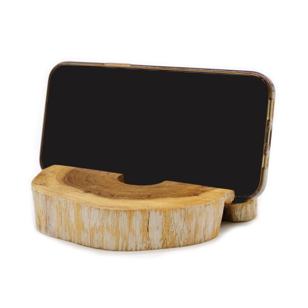 tablets or e-book readers at an optimal viewing angle in either landscape or portrait format. The large phone holders will fit most devices