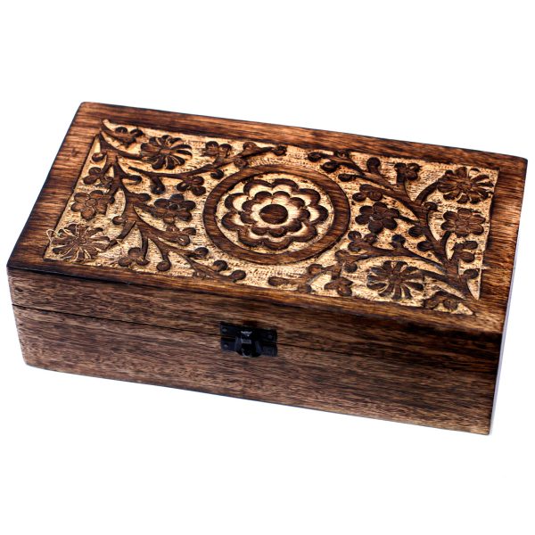 Take a look at this wholesale Mango Aromatherapy Box.This pretty piece will look beautiful in the bedroom or dressing room or any room really.These aromatherapy storage boxes are designed to hold 10ml bottles; therefore they are ideal for storing essential oils. You could sell them separately or maybe make up your own essential oils kits or gift sets.Size:14.5x26.5x8