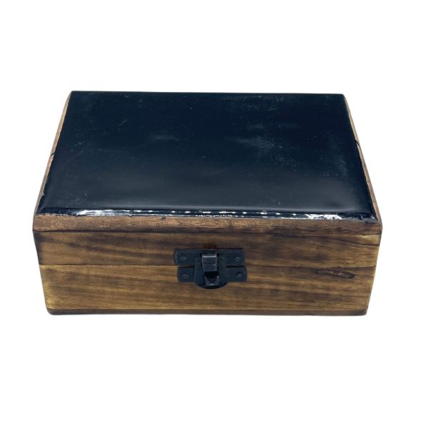 Our Wholesale Medium Ceramic Glazed Wood Box - Black is a statement piece that seamlessly combines elegance with functionality. With dimensions of 15x10x6cm