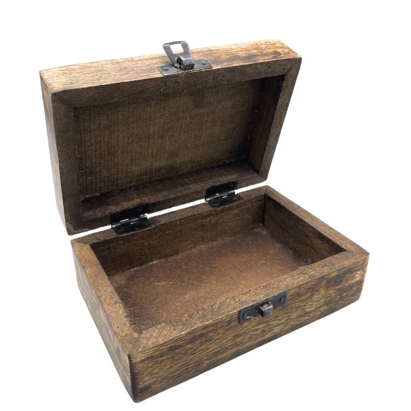 these boxes protect cherished moments with style. Perfect for weddings