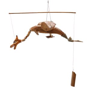 This crafty wholesale Natural Coconut Dragon Mobile will make a brilliant display in your store.Made in Indonesia