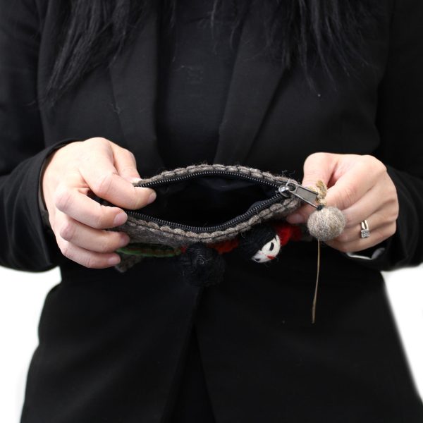 Pouch with Finger Puppets - Friends - Image 4