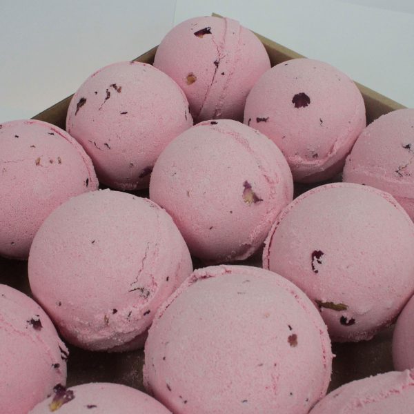 Rose & Petals Bath Bomb - Image 2