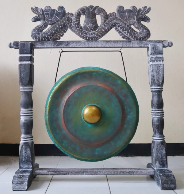 The Medium Gong in Stand is perfect for creating a relaxing and meditative atmosphere. The sound of the gong can help to soothe your mind and calm your senses
