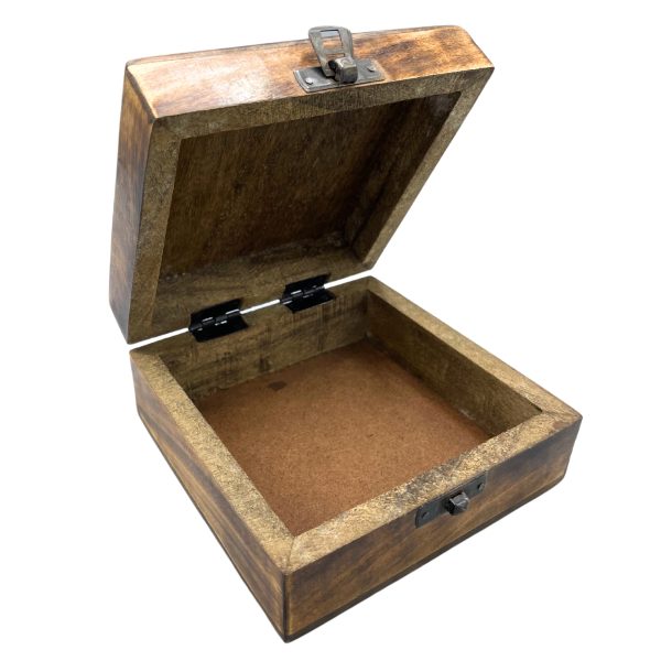 these boxes are crafted to safeguard your customers' cherished moments with style. Ideal gifts for weddings