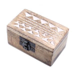 Wholesale White Washed Wooden Boxes Aztec and Slavic Design. These pretty boxes will look beautiful in the bedroom or dressing room or any room really. You can choose from Aztec or Slavic Design